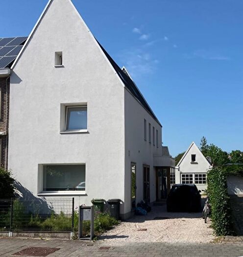 Maison 4 pièces à Remi Vlerickstraat, Gent, à louer
