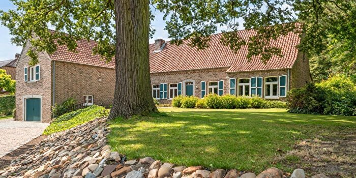 Maison 6 pièces à vendre à Rotemerlaan, Neeroeteren