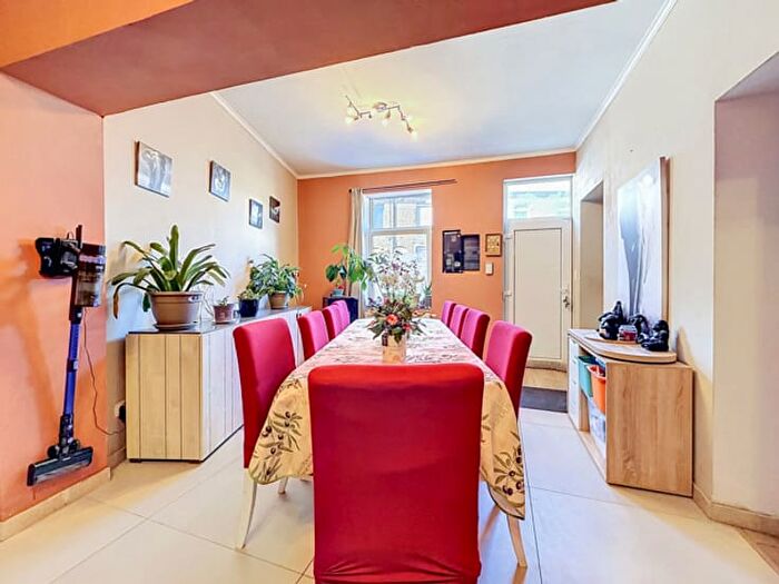Maison 6 pièces à vendre à Rue EausurElle, Charleroi