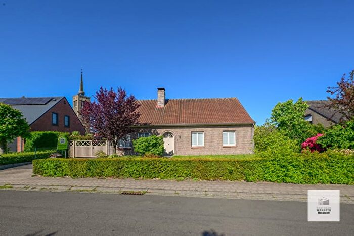 Maison 1 pièce à Vlasbloemstraat, Zwevezele, à vendre