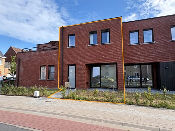 Maison 8 pièces à louer à Hertog van Arenbergstraat, Torhout