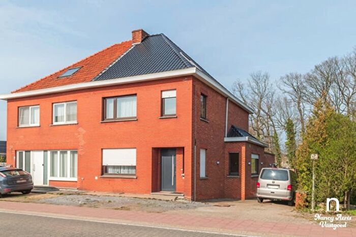 Maison 3 pièces à Oosthamsesteenweg, Beringen Beverlo, à vendre