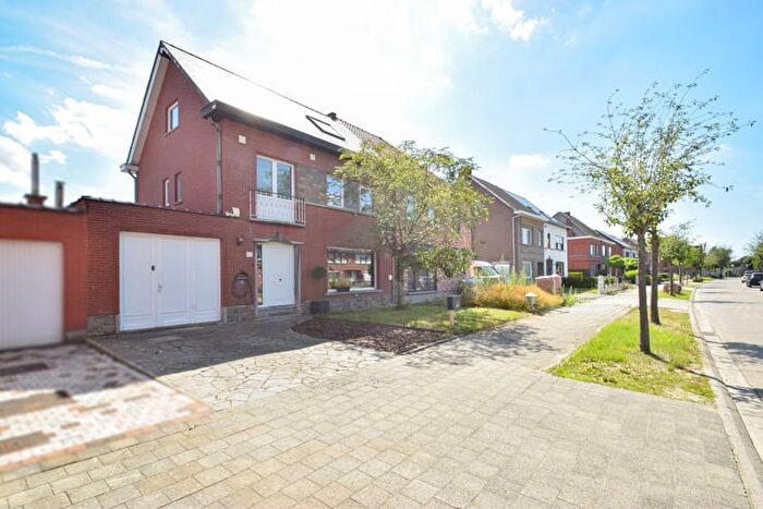 Maison 2 pièces à vendre à Kerselaarlaan, KAPELLEOPDENBOS