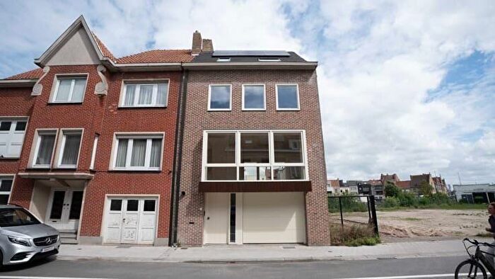 Maison 11 pièces à vendre à Rozendalstraat, Veurne
