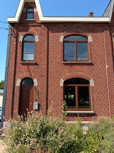 Chaussée De Namur, Sombreffe : Maison 7 pièces à louer