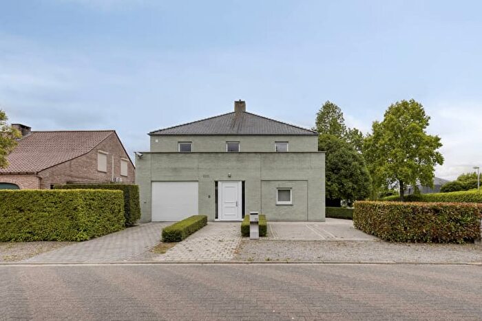Maison 3 pièces à Heilig Bloedstraat, Hoogstraten, à vendre