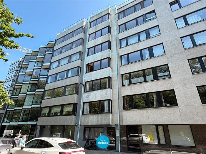 Appartement 6 pièces à vendre à Euphrosina Beernaertstraat, Oostende