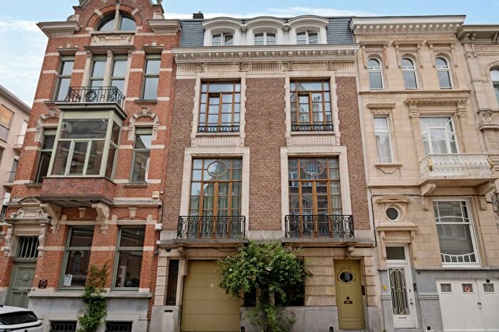 Maison 5 pièces à Generaal Capiaumontstraat, Antwerpen, à vendre