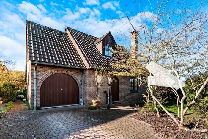 Maison 11 pièces à vendre - Avenue de la Marbrerie, Brainelechâteau
