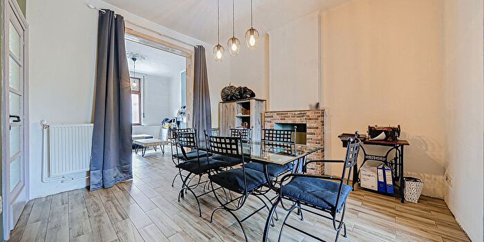 Maison 4 pièces à Rue Hainchamps, Seraing, à vendre