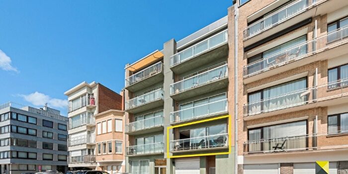 Oostendelaan, SintIdesbald : Appartement 3 pièces à vendre