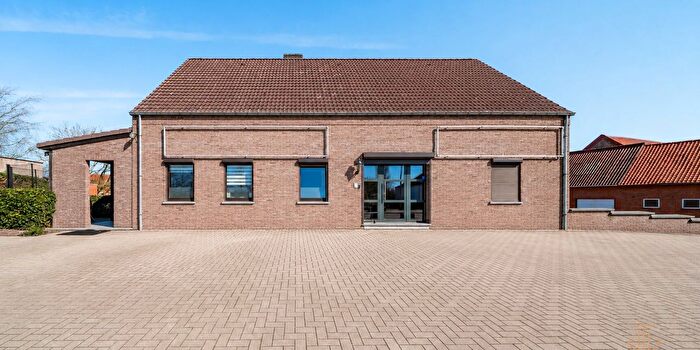Luikersteenweg, SintTruiden : Maison 4 pièces à vendre
