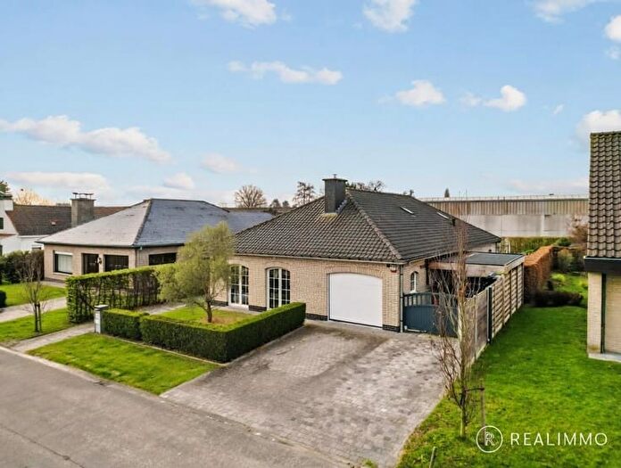 Maison 17 pièces à vendre à Guldensporenlaan, Waregem