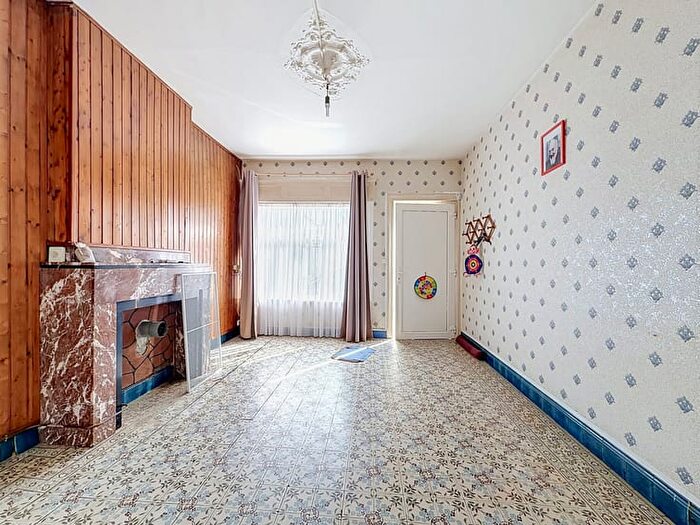 Rue de Tamines, Fleurus : Maison 2 pièces à vendre