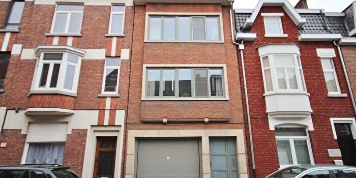 Leopold II straat, SintTruiden - Maison 4 pièces à louer