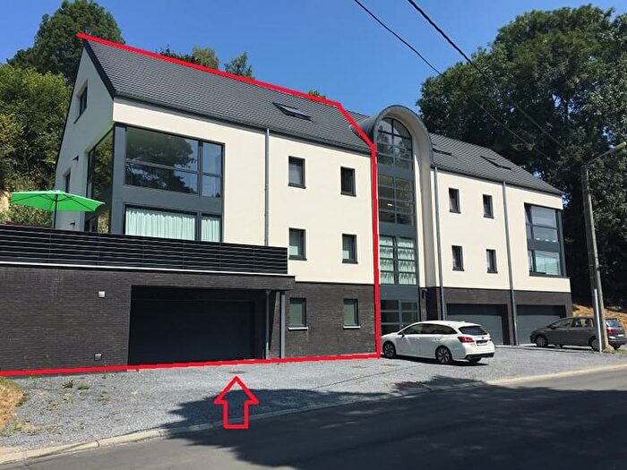 Rue De La Papeterie, CourtSaintétienne : Maison 4 pièces à louer