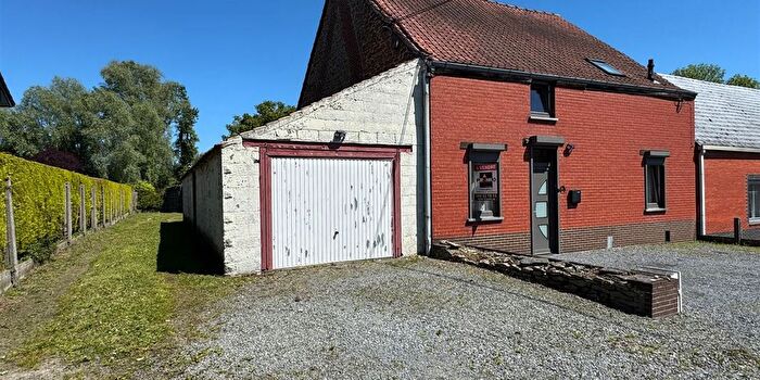Maison 4 pièces à Chaussée Brunehault, Harchies, à vendre