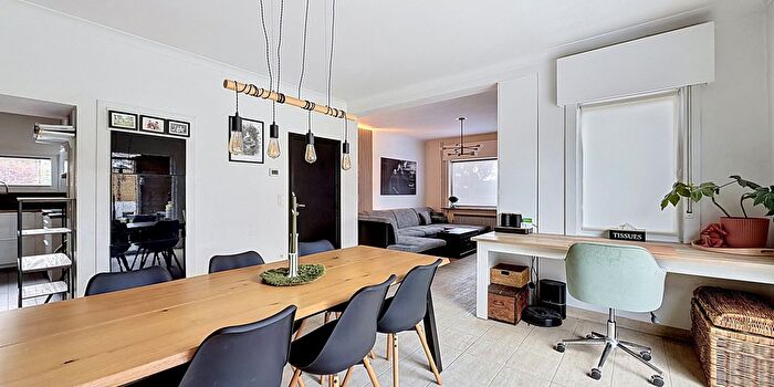 Maison 5 pièces à Monseigneur Debrabanderestraat, Ooigem, à vendre