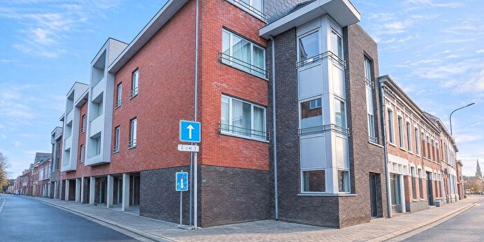 Appartement 3 pièces à Moeskroen, Henegouwen, à vendre
