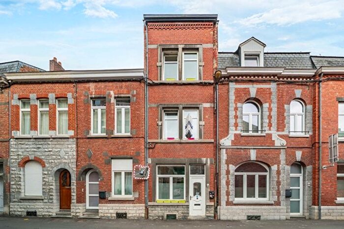 Maison 4 pièces à Rue SaintPierre, Dinant, à vendre
