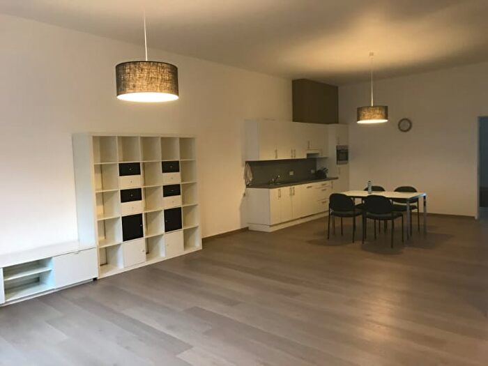 Markt, Mol : Appartement 5 pièces à louer
