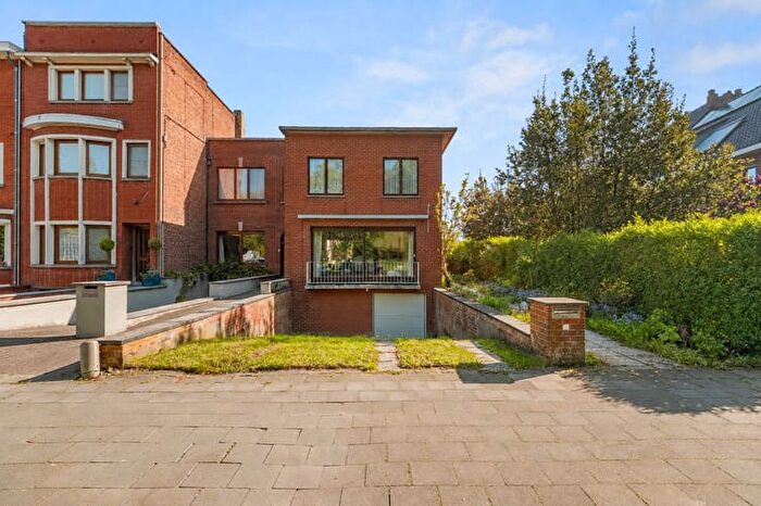 Graaf Karel de Goedelaan, Kortrijk - Maison 13 pièces à vendre