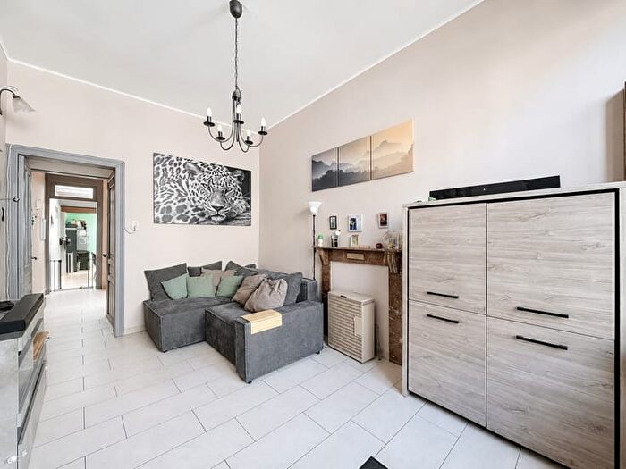 Rue Du Commerce, La Louvière : Maison 2 pièces à vendre