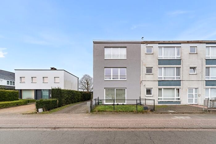 Appartement 6 pièces à SintGillisbaan, SintNiklaas, à vendre