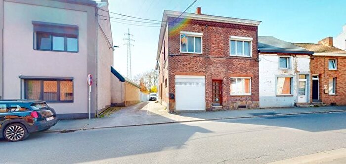 Maison 6 pièces à Rue Grimard, Charleroi, à vendre