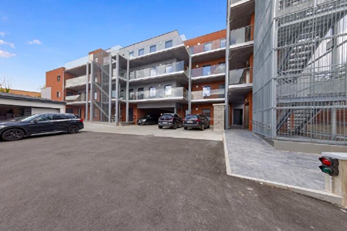Avenue Des Martyrs, Fléron : Appartement 2 pièces à louer