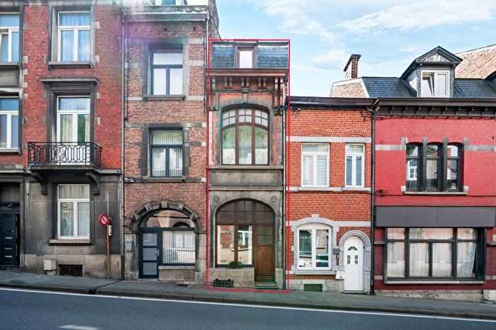 Maison 6 pièces à Rue SaintJacques, Dinant, à vendre
