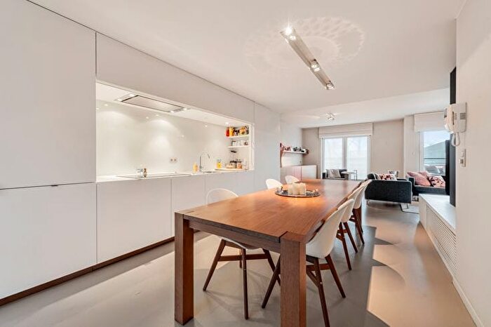 Appartement 3 pièces à vendre à Meensesteenweg, Kortrijk