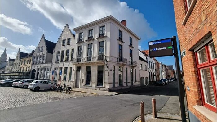 Appartement 9 pièces à Freren Fonteinstraat, Brugge, à louer
