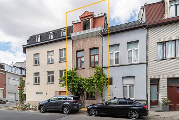 Kortrijkstraat, BORGERHOUT : Maison 3 pièces à vendre
