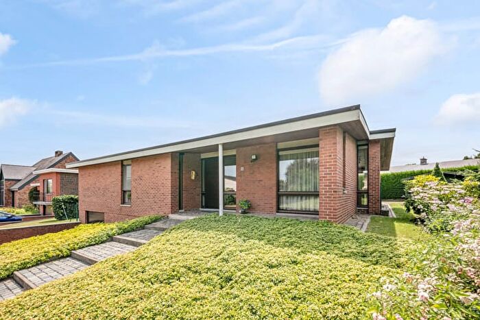 Maison 16 pièces à vendre à Snoy et d'Oppuerslaan, Winksele