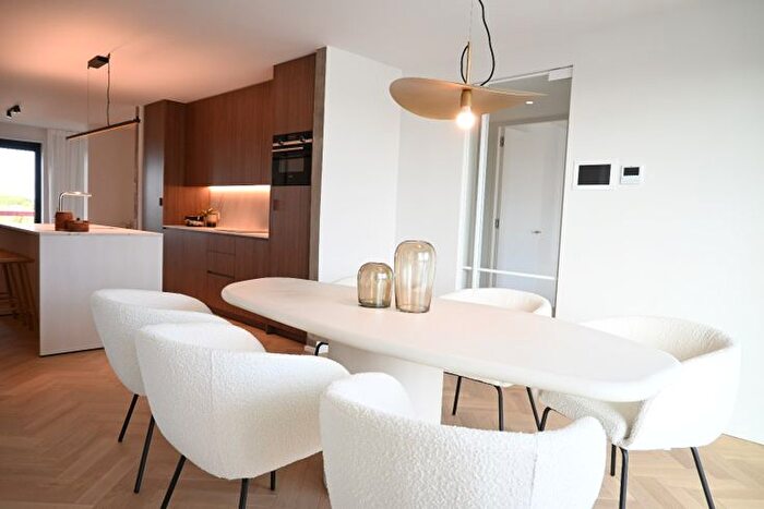 Stationsstraat, Gavere : Appartement 6 pièces à louer