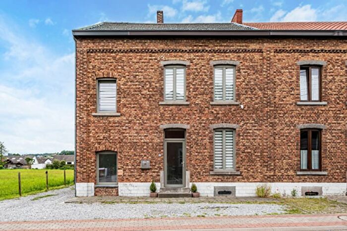Maison 16 pièces à Rue du Cimetière, JemeppesurSambre, à vendre