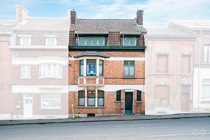 Avenue Paul Pastur, Marcinelle : Maison 20 pièces à vendre
