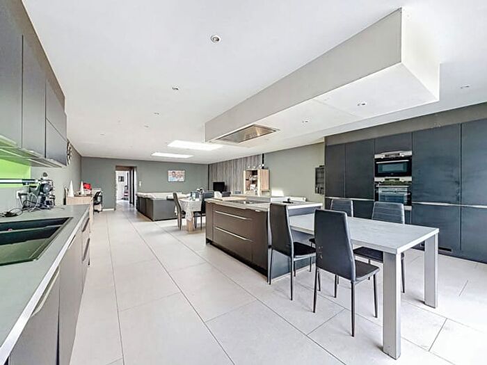 Rue Chaussée, ForchieslaMarche : Maison 2 pièces à vendre