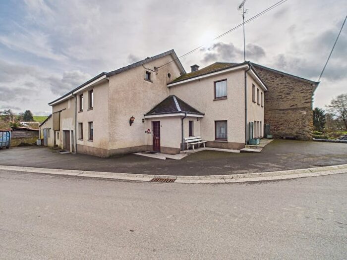 Rue du Pont des Brebis, VauxsurSûre : Maison 4 pièces à vendre