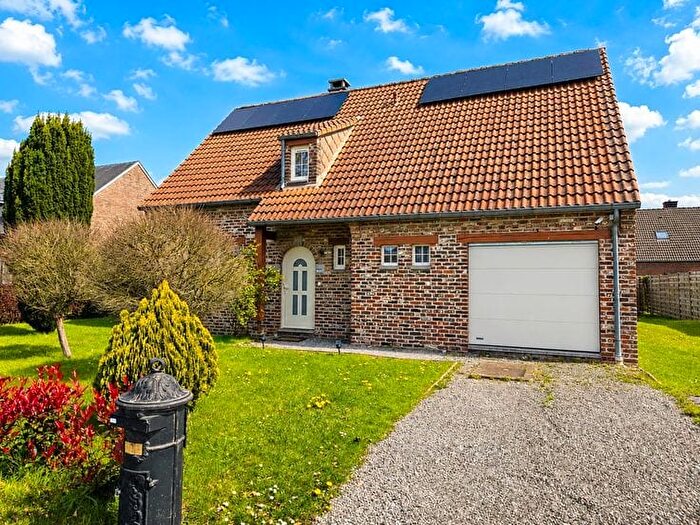 Maison 5 pièces à Rue de Huy, Waremme, à vendre