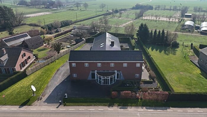 Maison 4 pièces à Herentalsesteenweg, Herenthout, à vendre