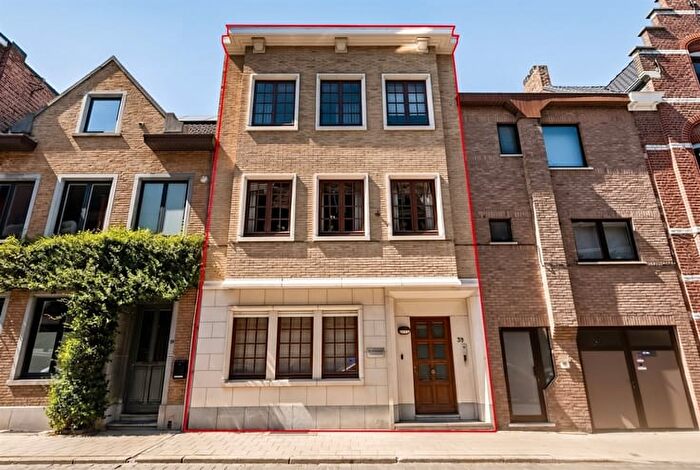 Maison 3 pièces à vendre à Spoorwegstraat, SintTruiden