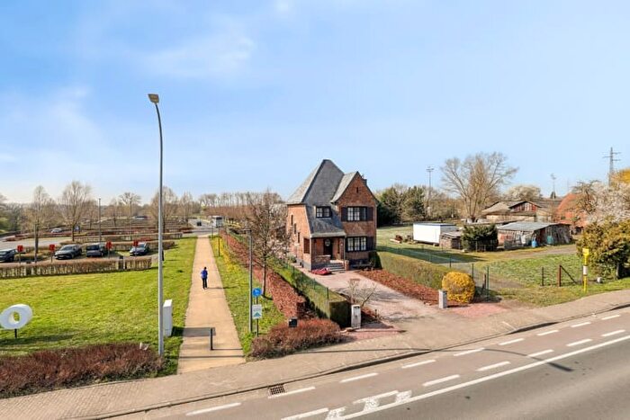 Leuzesesteenweg, Ronse : Maison 1 pièce à vendre