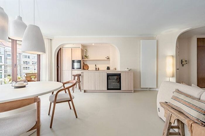 Appartement 3 pièces à Elizabetlaan, HEISTAANZEE, à vendre