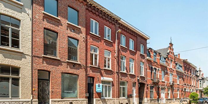 Maison 6 pièces à Charles Vandendoorenstraat, Ronse, à vendre