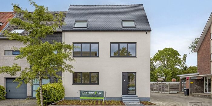 Schanslaan, Borsbeek : Maison 5 pièces à louer