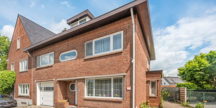 Maison 5 pièces à vendre à Kluisstraat, Maaseik