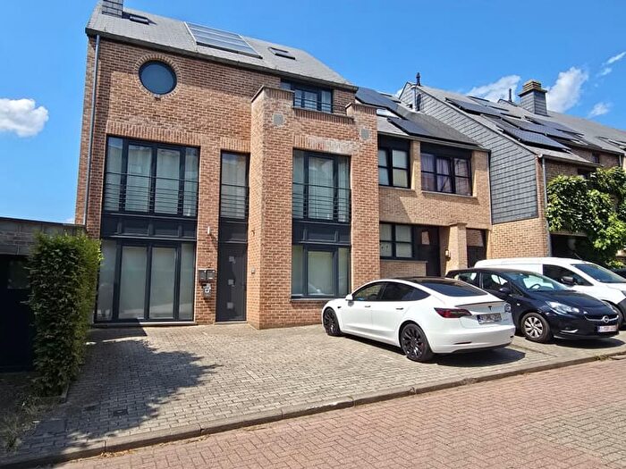 Rue Achille Chavée, LOUVAINLANEUVE : Appartement 1 pièce à louer