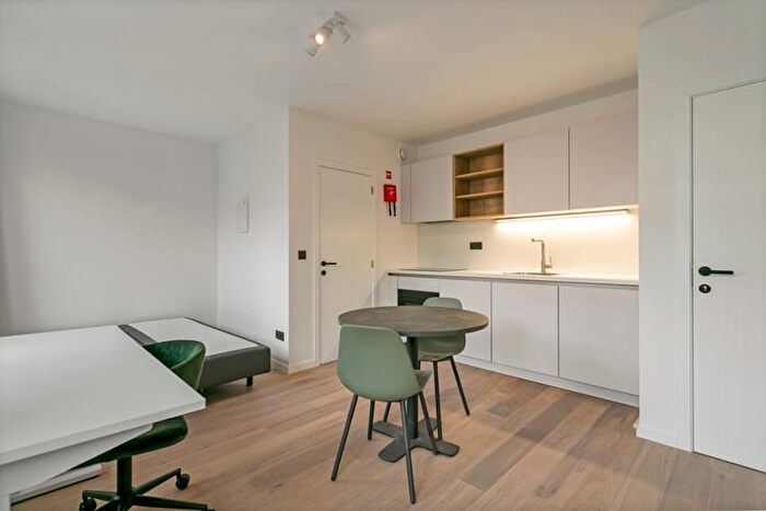 Appartement à Naamsesteenweg, Leuven, à louer